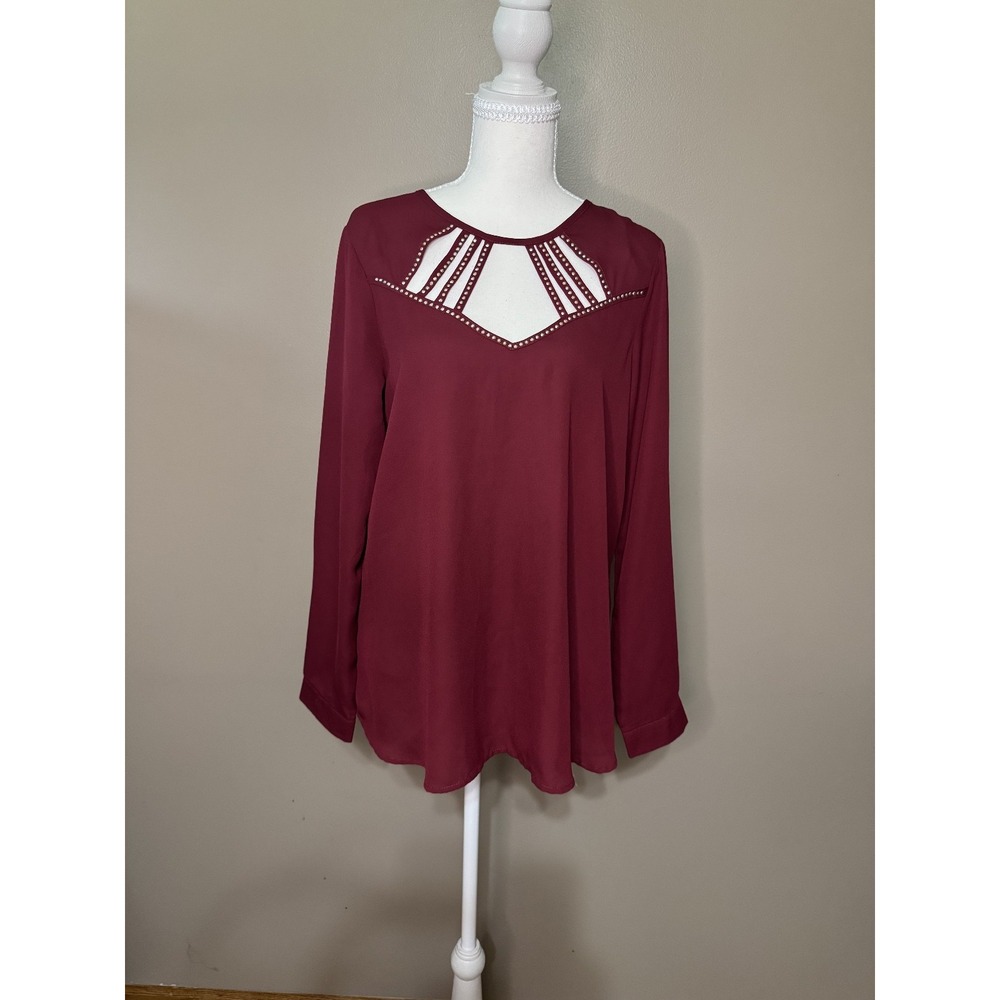 BKE Boutique Maroon Long Sleeve Blouse Cutout Neckline Size M BTQRQ1585